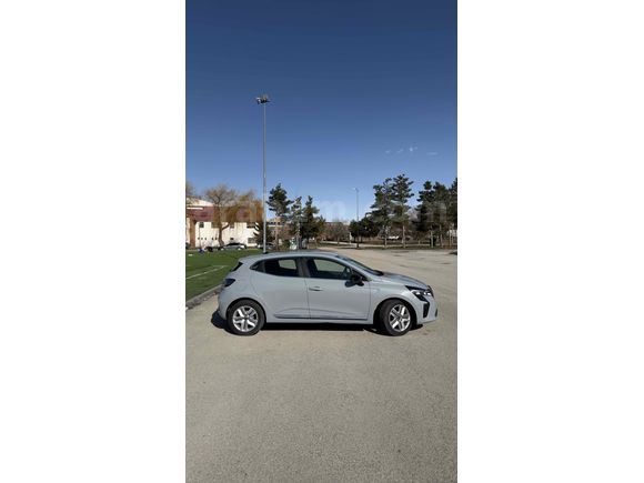 Sahibinden Renault Clio 1.0 TCe Evolution 2025 Model 