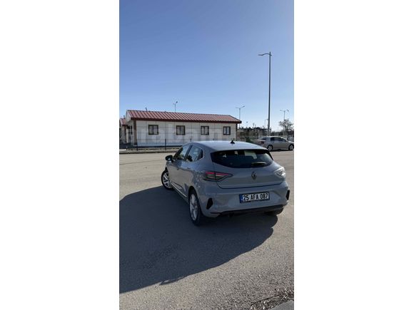 Sahibinden Renault Clio 1.0 TCe Evolution 2025 Model 