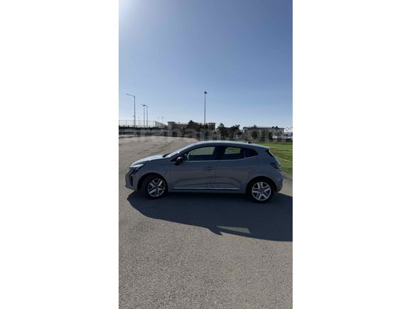 Sahibinden Renault Clio 1.0 TCe Evolution 2025 Model 