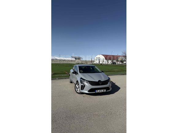 Sahibinden Renault Clio 1.0 TCe Evolution 2025 Model 