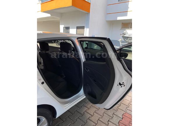 TEMİZ RENAULT CLİO DEĞİŞENSİZ BOYASIZ