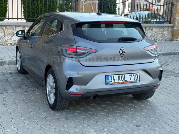 2024 MODEL RENAULT CLİO 1.0 TCE EVOLUTİON OTOMATIK VITES