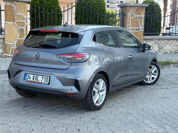 2024 MODEL RENAULT CLİO 1.0 TCE EVOLUTİON OTOMATIK VITES