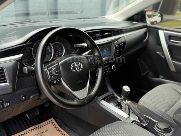 Galeriden Toyota Corolla 1.4 D-4D Touch 2015 Model Sakarya