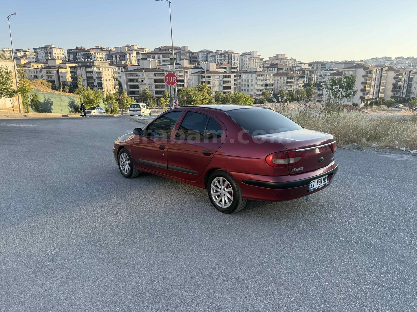 Galeriden Renault Megane 1.6 Alize 2002 Model Gaziantep 259.000 km Bordo 4