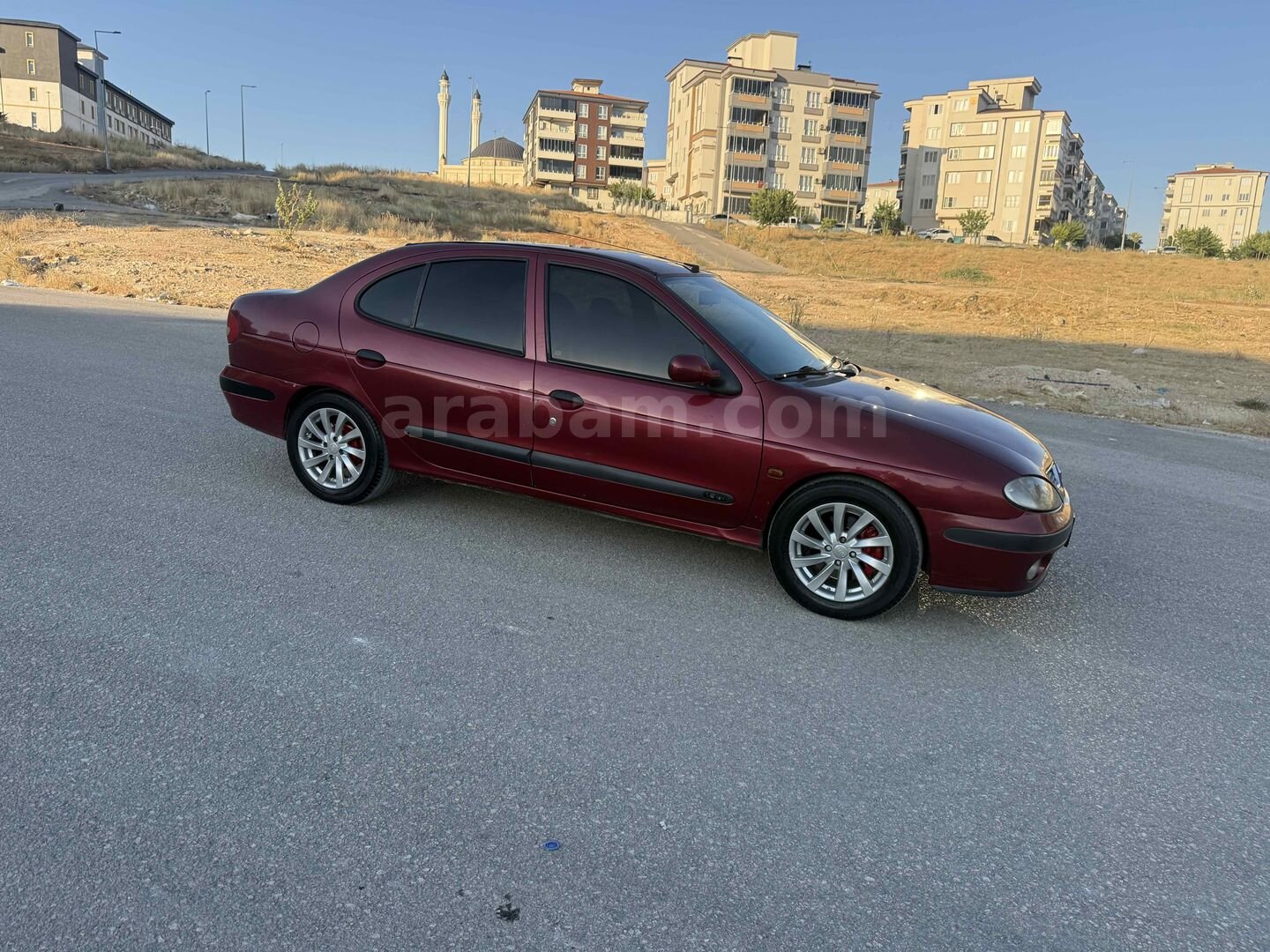 Galeriden Renault Megane 1.6 Alize 2002 Model Gaziantep 259.000 km Bordo 2