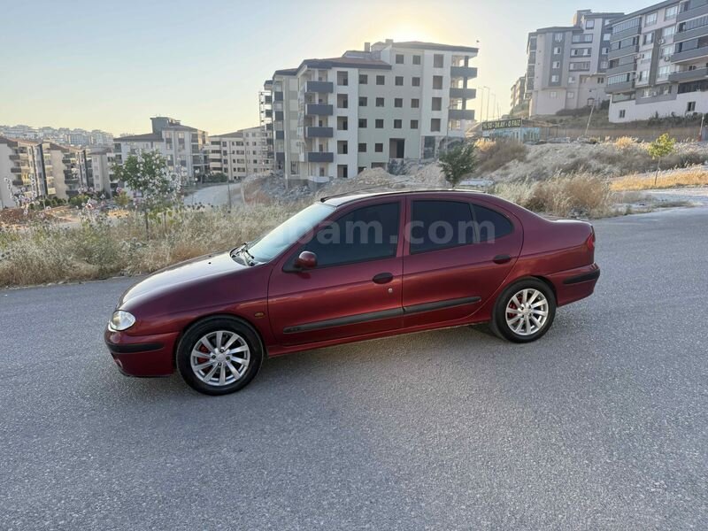 Galeriden Renault Megane 1.6 Alize 2002 Model Gaziantep 259.000 km Bordo