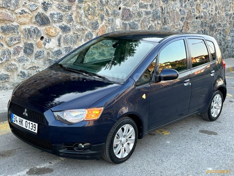 Galeriden Mitsubishi Colt 1.3 Elegance 2011 Model İstanbul 173.850 km Mavi