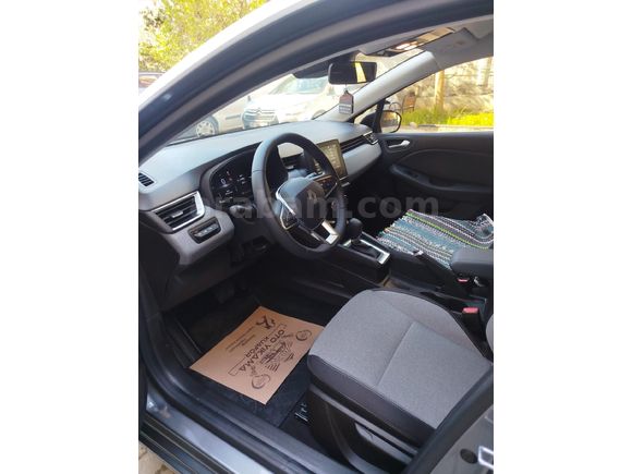 Sahibinden Renault Clio 1.0 TCe Evolution 2025 Model