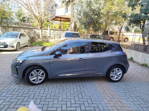 Sahibinden Renault Clio 1.0 TCe Evolution 2025 Model