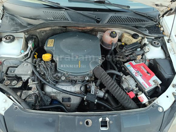 Memurdan Temiz Clio 1.4 Authentique 2004 Model  207.000 km Beyaz