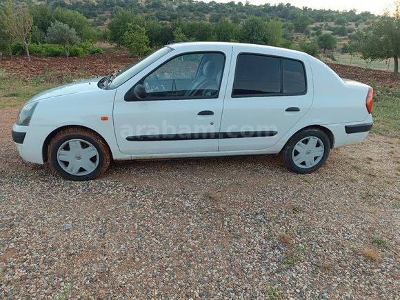 Memurdan Temiz Clio 1.4 Authentique 2004 Model  207.000 km Beyaz