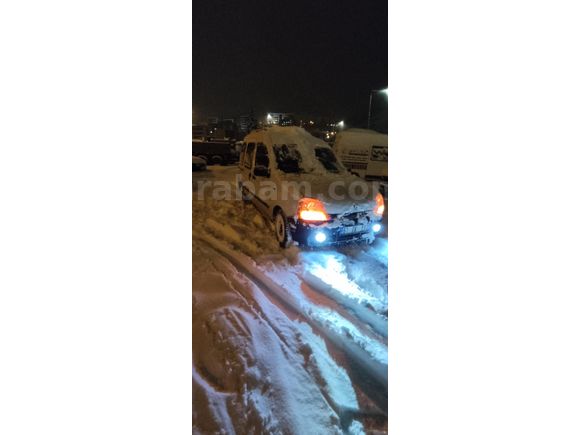Sahibinden Renault Kangoo 1.9 D 2002 Model  260.000 km Beyaz