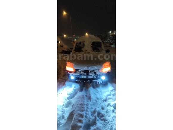 Sahibinden Renault Kangoo 1.9 D 2002 Model  260.000 km Beyaz