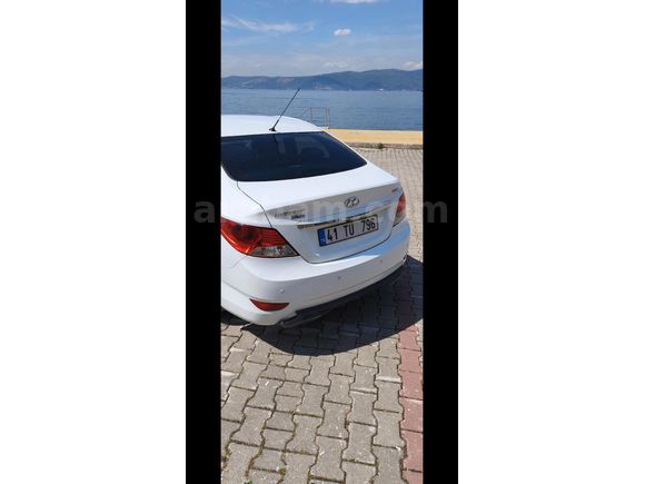 Sahibinden Hyundai Accent Blue 1.6 CRDI Mode Plus 2013 Model  148.000 km Beyaz
