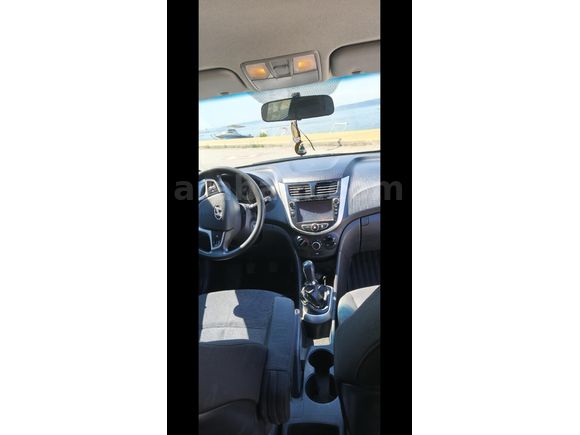Sahibinden Hyundai Accent Blue 1.6 CRDI Mode Plus 2013 Model  148.000 km Beyaz