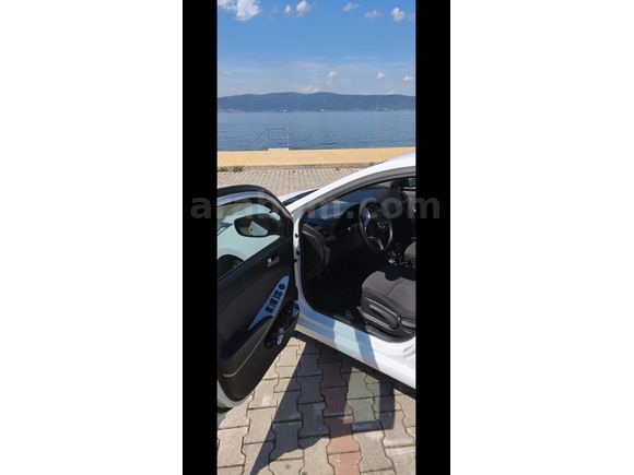 Sahibinden Hyundai Accent Blue 1.6 CRDI Mode Plus 2013 Model  148.000 km Beyaz