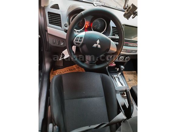 Sahibinden Mitsubishi Lancer 1.5 Invite 2011 Model  225.000 km Siyah