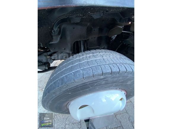 Özen Otomotiv 'den Isuzu NPR 2000 Damperli Temiz Bakımlı