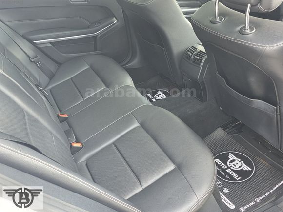AUTO BENLİ'DEN 2015 MODEL HATASIZ MERCEDES E180 EDITION-E BAYİ