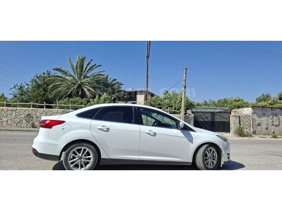 FORD FOCUS 2017 ÇIKIŞLI HASARSIZ BAKIMLI EKSPERTİZLİ