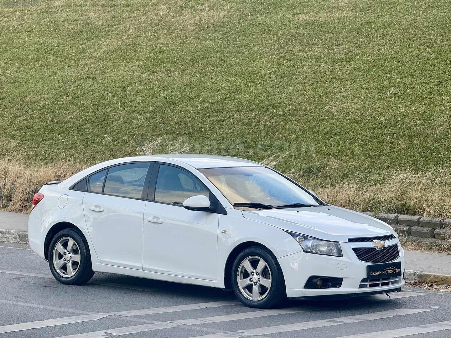 Galeriden Chevrolet Cruze 1.6 LS 2010 Model İstanbul 232.700 km Beyaz 4