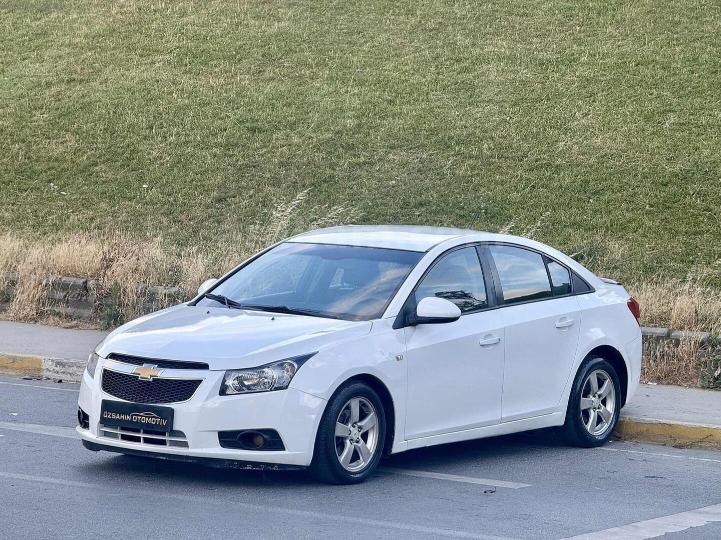 Galeriden Chevrolet Cruze 1.6 LS 2010 Model İstanbul 232.700 km Beyaz 1