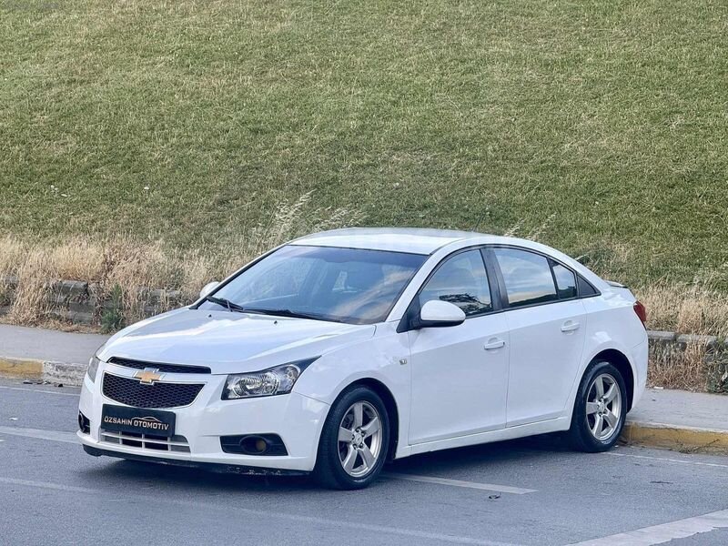 Galeriden Chevrolet Cruze 1.6 LS 2010 Model İstanbul 232.700 km Beyaz