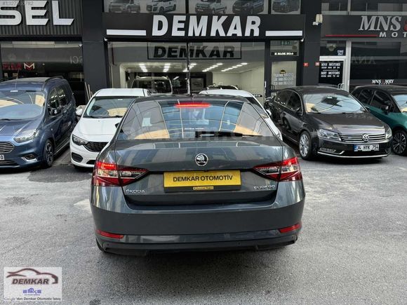 Demkar otomotiv den cam tavanlı Superb