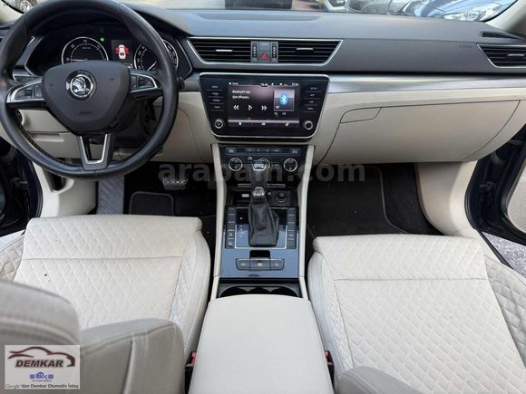 Demkar otomotiv den cam tavanlı Superb