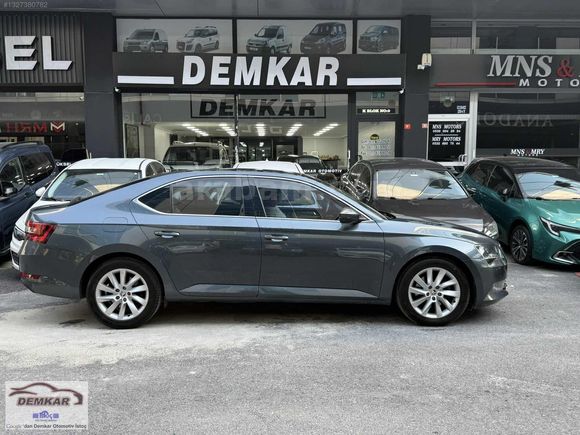 Demkar otomotiv den cam tavanlı Superb