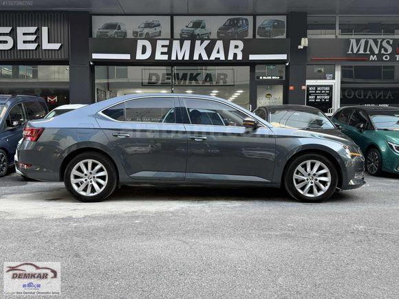 Demkar otomotiv den cam tavanlı Superb