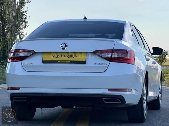 2015 MODEL 1.6 TDI GreenTec SKODA SUPERB STYLE