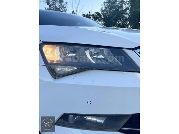 2015 MODEL 1.6 TDI GreenTec SKODA SUPERB STYLE