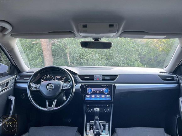 2015 MODEL 1.6 TDI GreenTec SKODA SUPERB STYLE