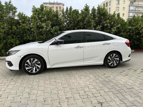 Memurdan Honda Civic 1.6i VTEC Eco Executive 2017 Model 