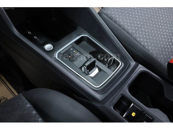 HIZLI'DAN FORD CONNECT TİTANİUM CAM TAVANLI