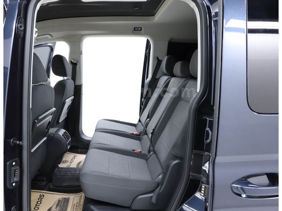 HIZLI'DAN FORD CONNECT TİTANİUM CAM TAVANLI