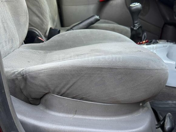 BAHAR AUTO'DAN 2000 MODEL FORD FOCUS UYGUN RAKAMA