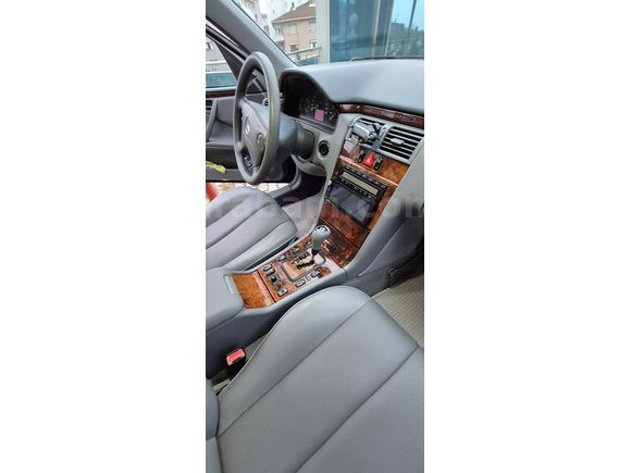Sahibinden Mercedes - Benz E 200 Elegance 2000 Model  217.000 km Siyah