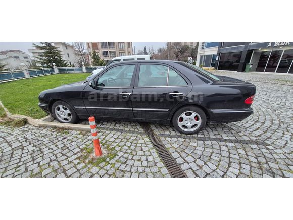 Sahibinden Mercedes - Benz E 200 Elegance 2000 Model  217.000 km Siyah