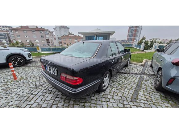 Sahibinden Mercedes - Benz E 200 Elegance 2000 Model  217.000 km Siyah