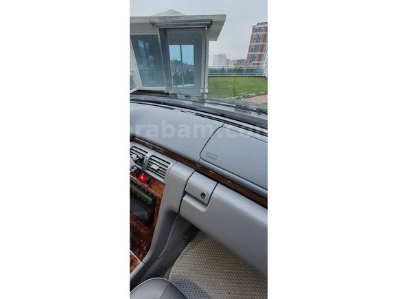 Sahibinden Mercedes - Benz E 200 Elegance 2000 Model  217.000 km Siyah