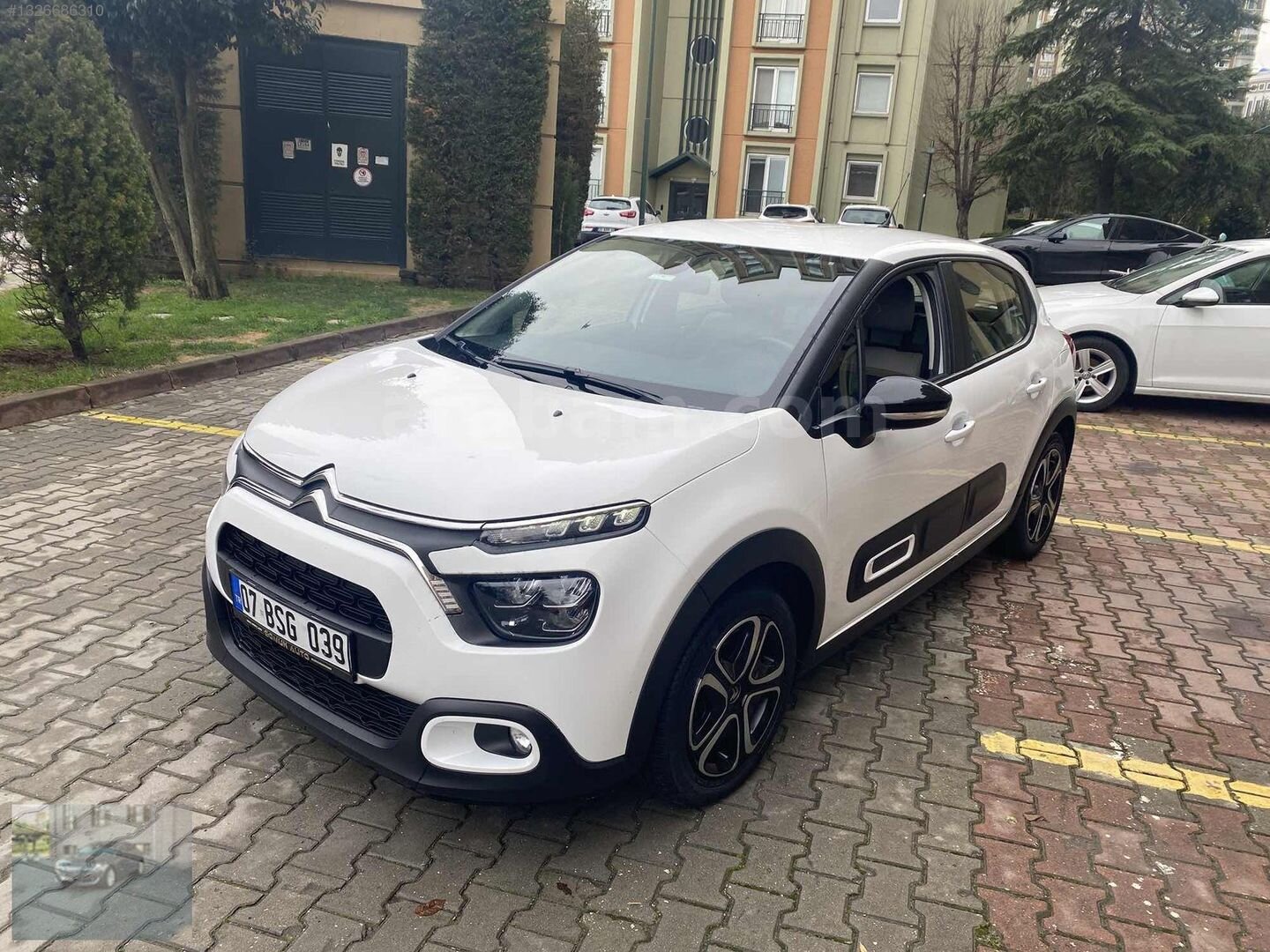Galeriden Citroen C3 1.2 PureTech Feel Bold 2024 Model İstanbul 57.000 km Beyaz 1