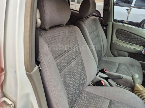 Toyota Corolla 1.4 Terra 2000 Model