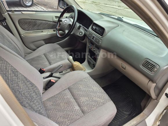 Toyota Corolla 1.4 Terra 2000 Model
