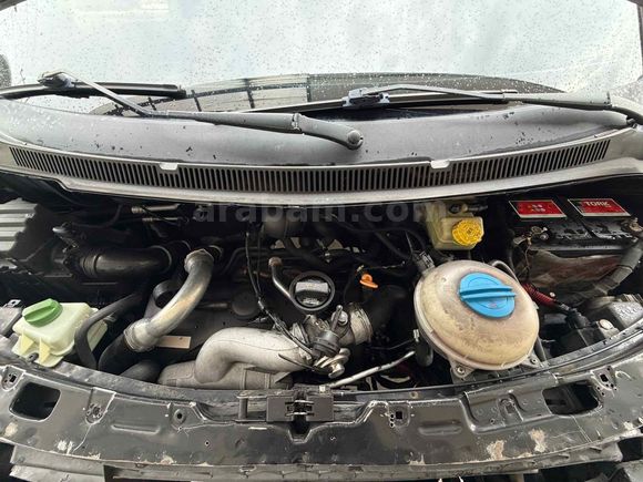 Volkswagen Transporter 2.5 TDI Camlı 