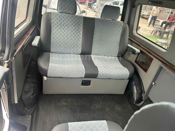 Volkswagen Transporter 2.5 TDI Camlı 
