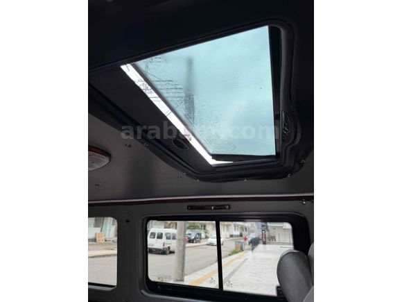 Volkswagen Transporter 2.5 TDI Camlı 