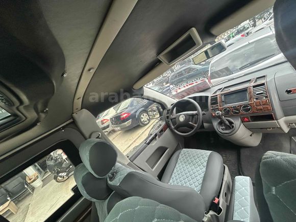 Volkswagen Transporter 2.5 TDI Camlı 